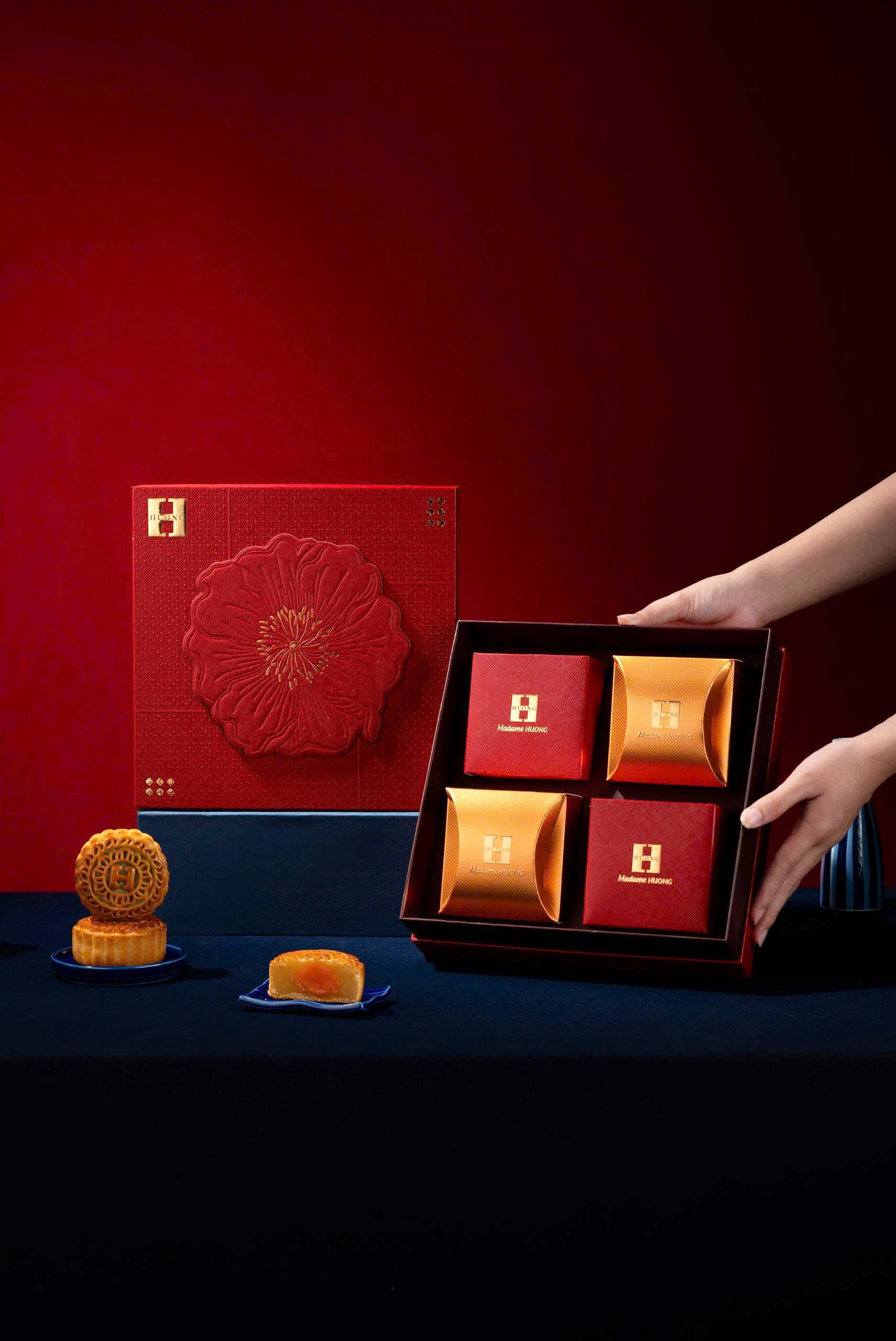 Bánh Trung Thu Madame Hương Hộp Đồng Xuân Phố 2 Hộp bánh trung thu Đồng Xuân phố 2